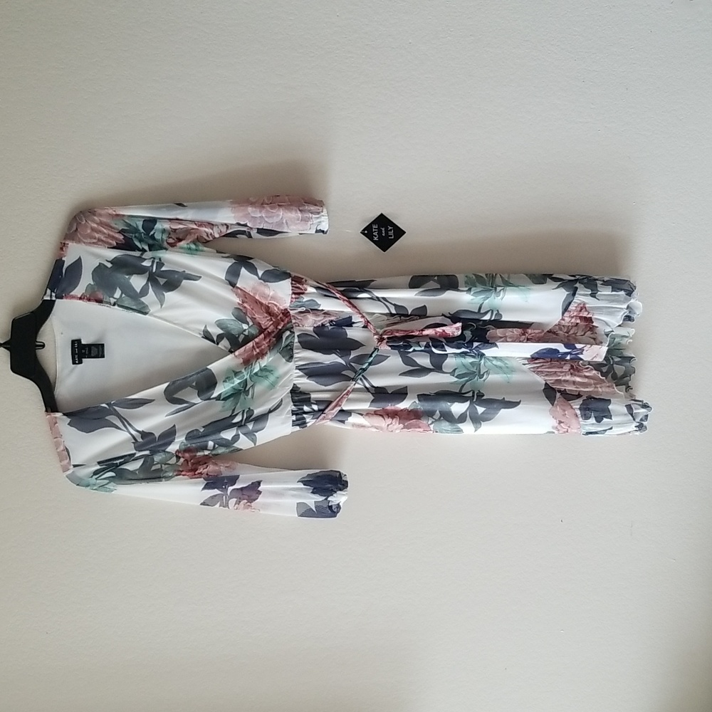 NWOT Mesh Floral 3/4 Sleeve Low V Neck Ruffle Midi Dress